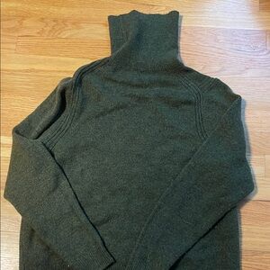 Target A New Day Women’s Green Turtleneck Sweater